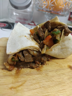 Una foto de 🌯 Burrito de ternera y verduras