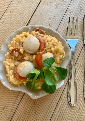 Une photo de Risotto de Saint-Jacques au chorizo