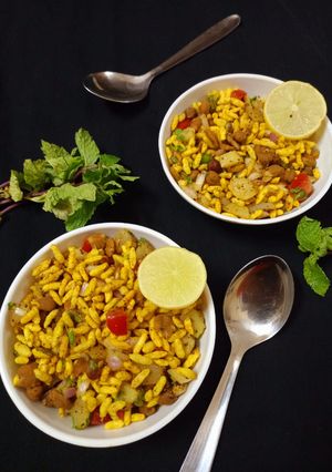 જાલમૂરી (Jhalmuri Recipe In Gujarati) રેસીપી મુખ્ય ફોટો