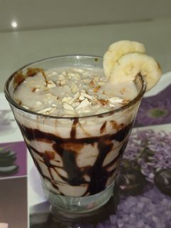 બનાના મિલ્ક શેક ( Banana Milk Shake Recipe in Gujarati રેસીપી મુખ્ય ફોટો
