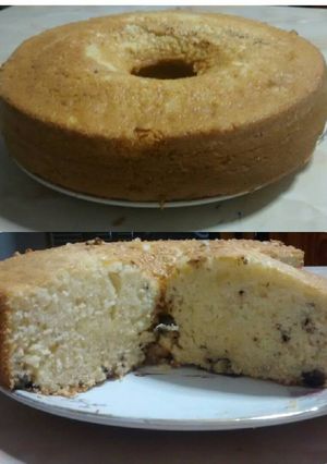 Una foto de Torta de nueces con chips de chocolate, esponjosa, sencilla y muy rica