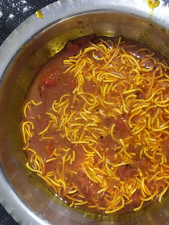 સેવ ટામેટા નું શાક(Sev Tomato Shaak Recipe in Gujarati) રેસીપી મુખ્ય ફોટો
