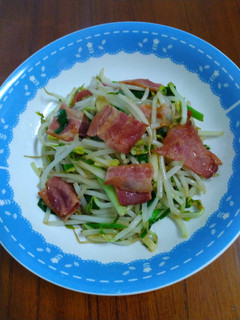 培根炒豆芽菜 的食譜成品照片