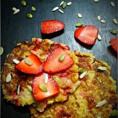 A picture of Oats Strawberry Pancake.