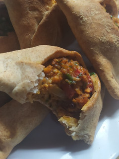 Una foto de Empanadas Árabes Veganas con Soja Texturizada