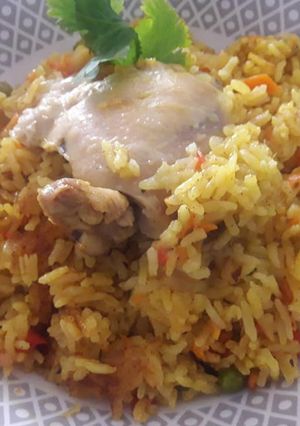 Una foto de Arroz con Pollo Amarillo a lo Carmelita