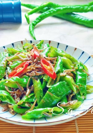 青龍炒小魚乾 的食譜成品照片