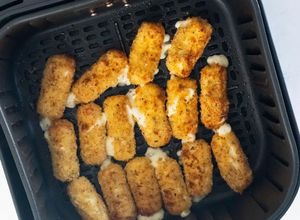 Foto de Palitos de Mozarela Caseiros na Air Fryer
