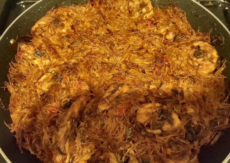 Fideuá de pollo