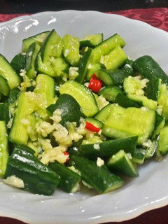 涼拌辣味蒜末小黃瓜 的食譜成品照片