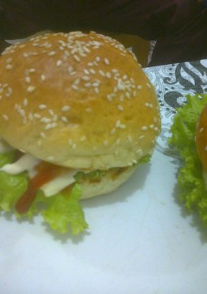 Foto resep Burger homemade sehat dan banyak.. hihi ^ _ ^