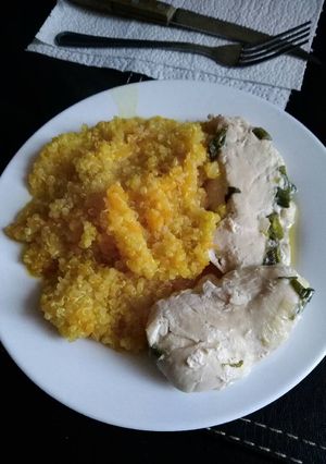 Una foto de Quinoa deliciosa con pollo 🌻