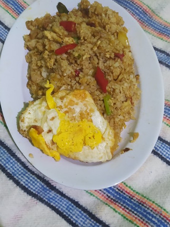 Bagaimana Menyiapkan Nasi goreng kari Wajib Dicoba