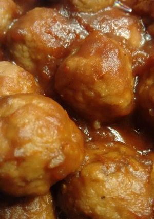 A picture of Cranberry Glazed Appetizer Meatballs.