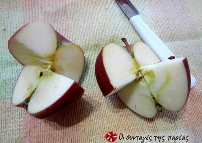 κύρια φωτογραφία συνταγής Ένα μήλο-παζλ για το σχολείο