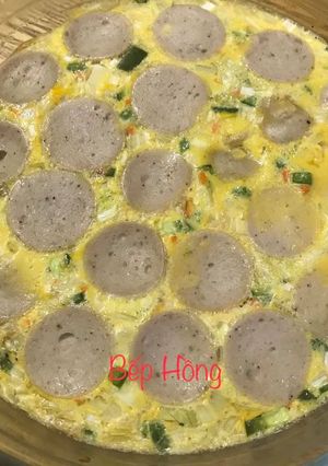 Hình của món Pizza trứng xúc xích phiên bản Bếp Hồng.