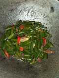 Tumis kembang bawang (belalo) ikan asin