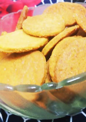 A picture of Salt Crackers.