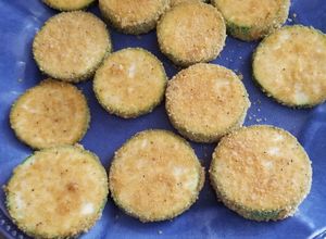 Una foto de Calabacitas verdes al horno con queso parmesano y pan molido