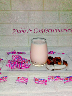 A picture of Splash coconut & date milk shake.