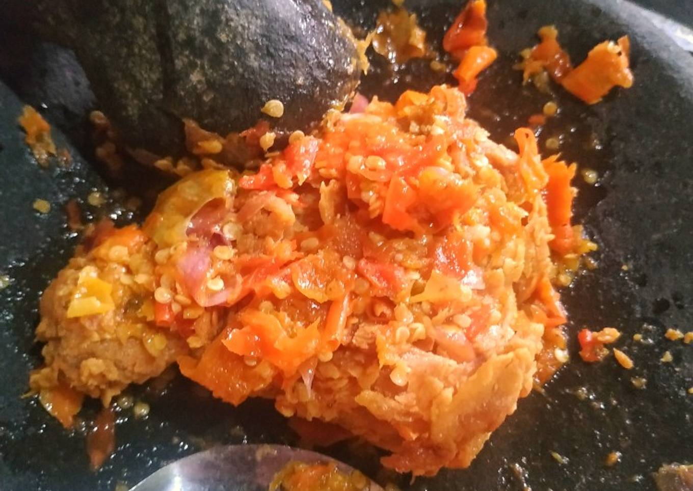 Ayam geprek sambal bawang