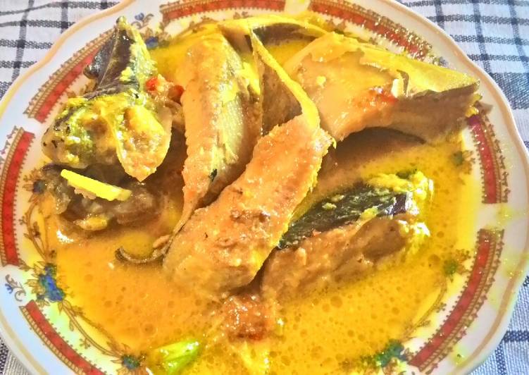 Resep #tantanganakhirtahun #masakakhirtahun…☺😇Mangut ikan Pari Lezat