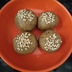 A picture of Protein ladoos.