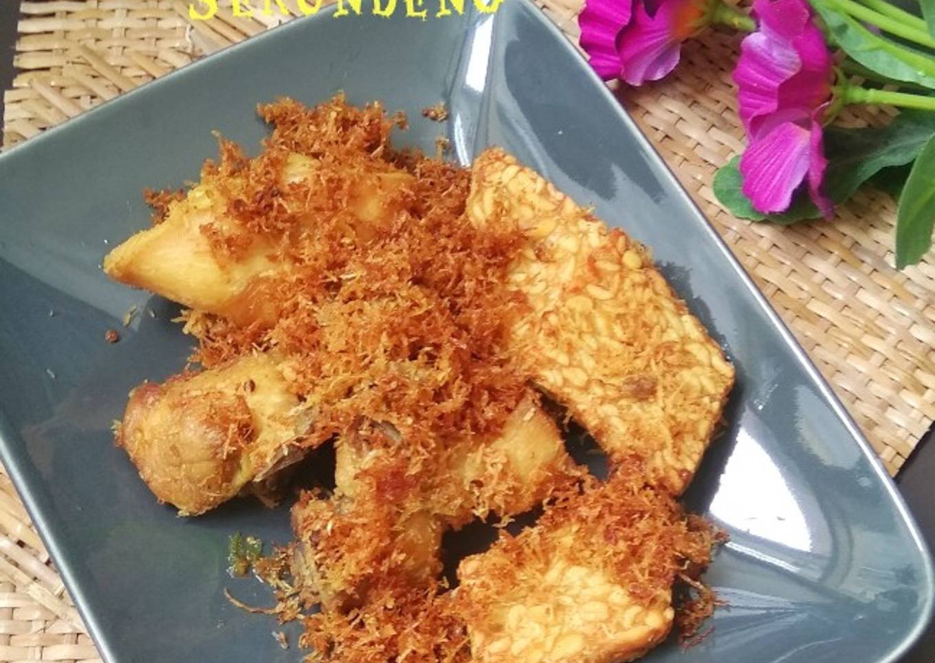 Ayam Tempe Goreng Serundeng