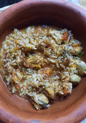 Una foto de Arroz, mejllones, verduras deshidratadas