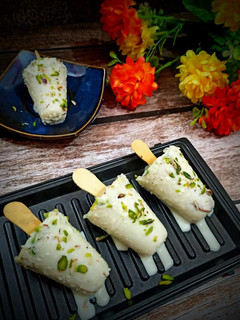 काजू मावा कुल्फी (kaju mawa kulfi recipe in Hindi) रेसिपी मुख्य फोटो