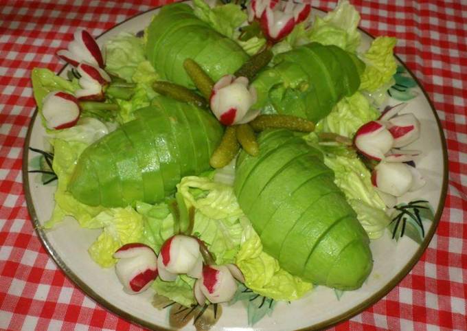 Steps to Make Salade d&#39;avocat 🍴