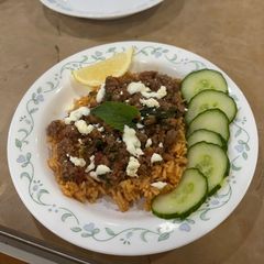 A picture of Spiced Mediterranean Beef Bowls with Herby Tomato Rice & Minted Yoghurt 🇬🇷.