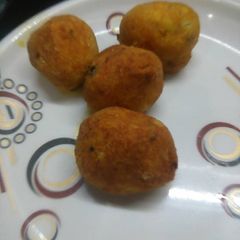 A picture of Aloo paneer roll.