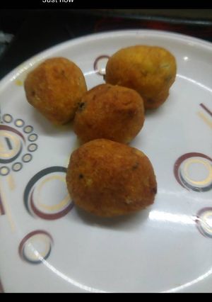 A picture of Aloo paneer roll.