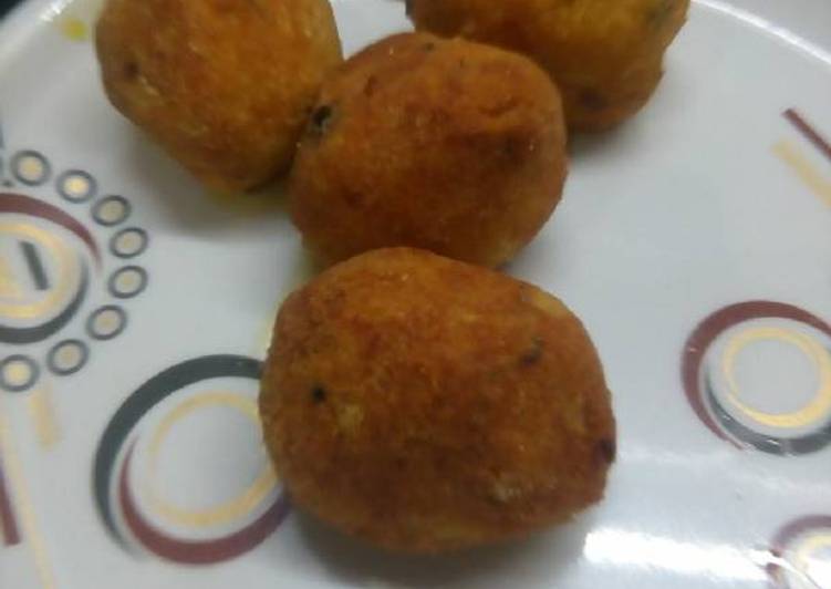 Recipe of Quick Aloo paneer roll