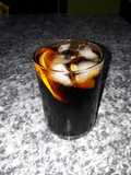 Trago con Punt e Mes y naranja