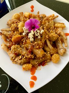 Hình của món Chân gà sốt sa tế.