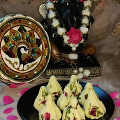 A picture of Thandai Modak.