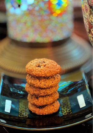 A picture of Cinnamon - Rum raisin oatmeal cookies.