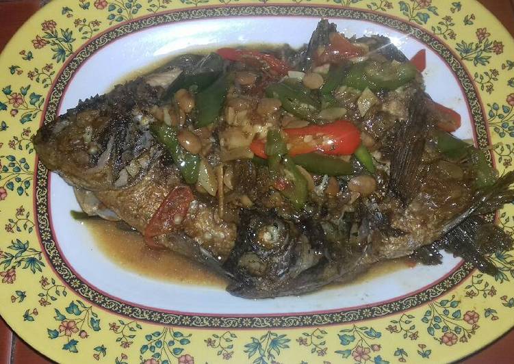 Resep Mujaer tauco pedas Lezat