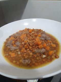 Una foto de Lentejas con ternera