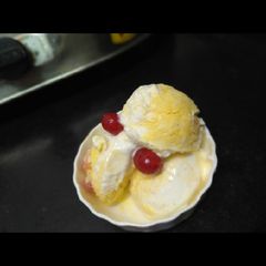 A picture of Vanilla Mango ice cream.