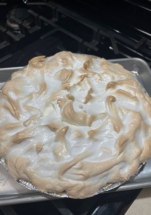 A picture of Lemon Meringue Pie.