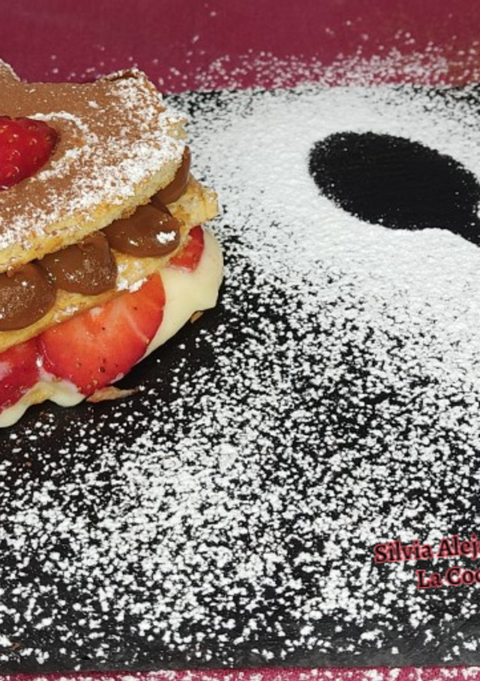 Una foto de Corazones con dulce de leche, pastelera y fresas 🍓❤️