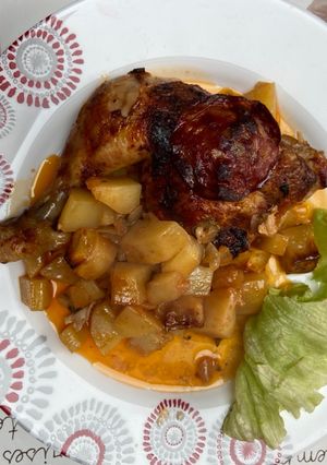 Une photo de Poulet chorizo et pommes de terre au four