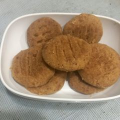 A picture of Diet biscuits whole wheat flour sa 🍪 🧇.