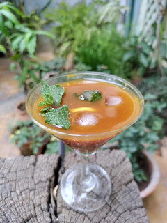 મેંગો આઈસ ટી (Mango Ice Tea Recipe In Gujarati) રેસીપી મુખ્ય ફોટો