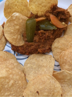 A picture of Frijoles refritos con chorizo.