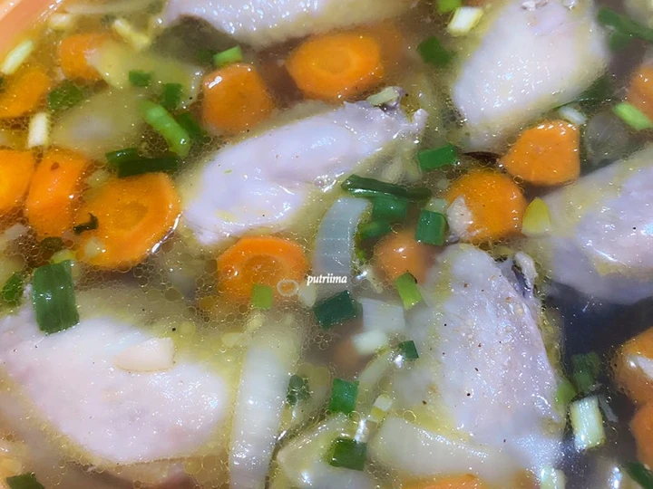 Cara Mudah Membikin Resep Sup ayam wortel yang Enak Banget Anti Ribet, Uenak Banget