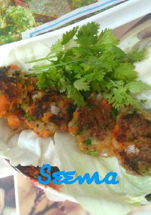 A picture of Aloo Gajar Ke kebab.